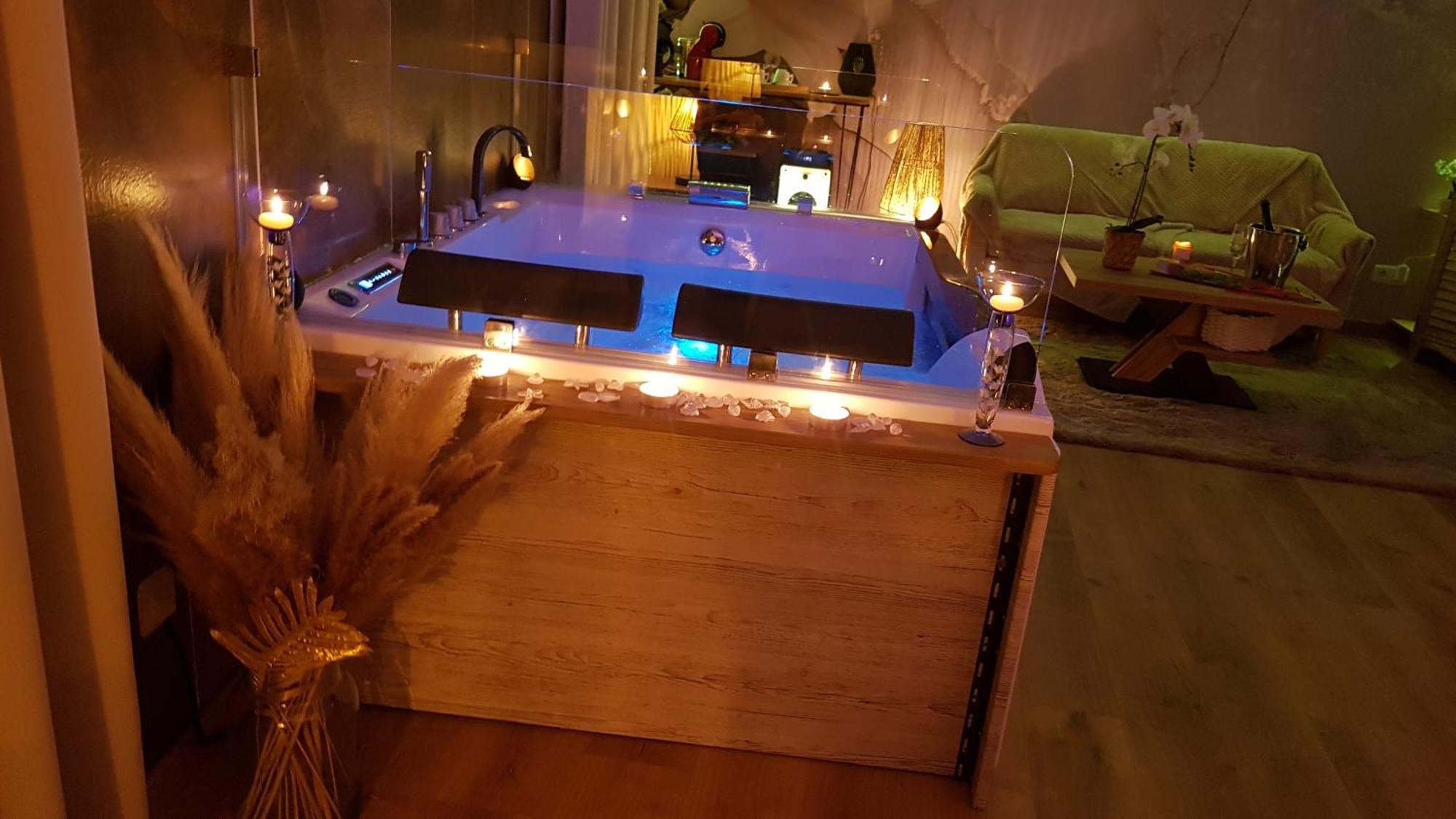 Love Room Jaccuzi Puisserguier Exterior foto