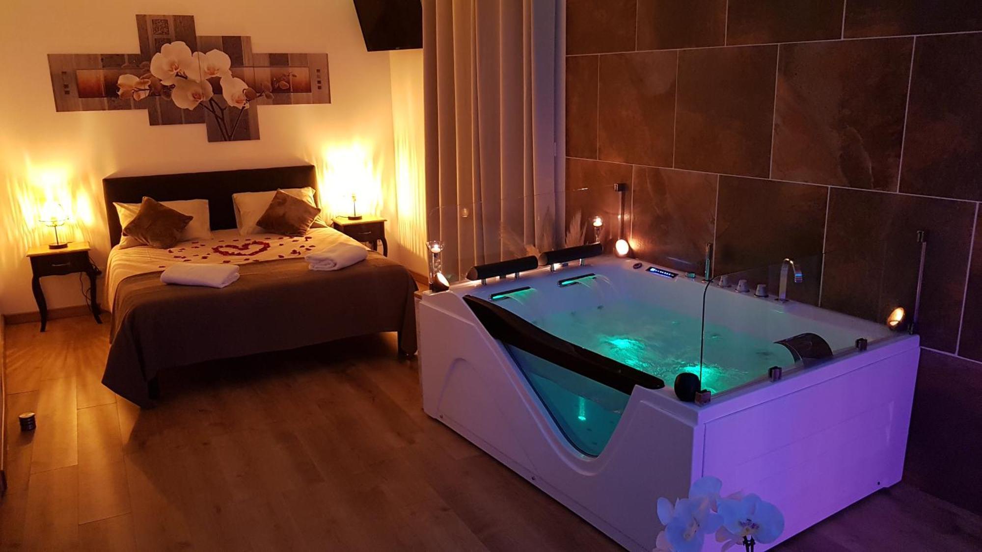 Love Room Jaccuzi Puisserguier Exterior foto